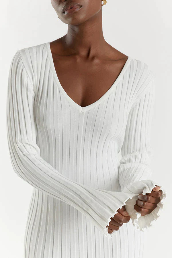 Luna™ | Elegant V-Neck Knitted Midi Dress