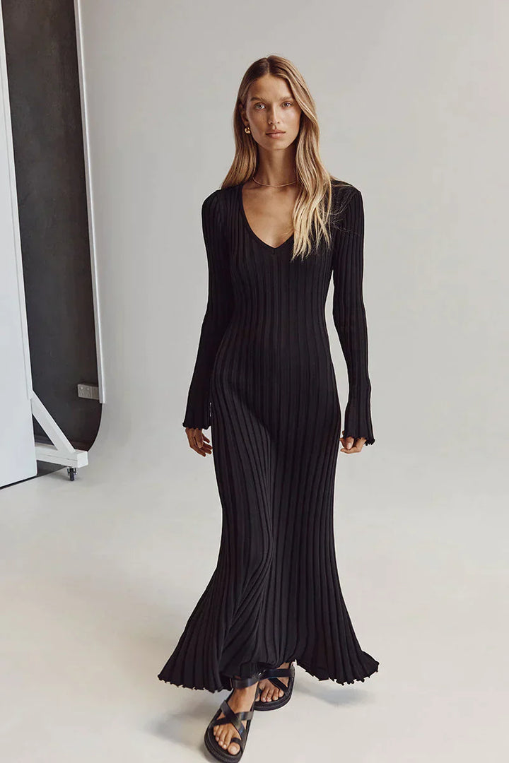 Luna™ | Elegant V-Neck Knitted Midi Dress