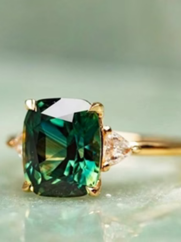 EMERALD GRACE RING