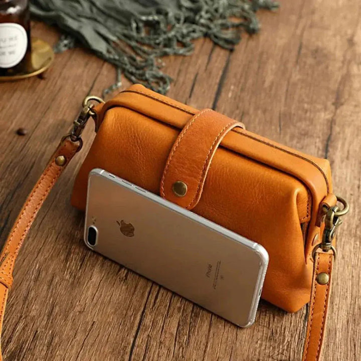 Sarah - Classic Leather Crossbody Bag for Women